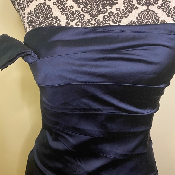 Cue (8) Navy satin strapless structured dress - Picture 10 of 12